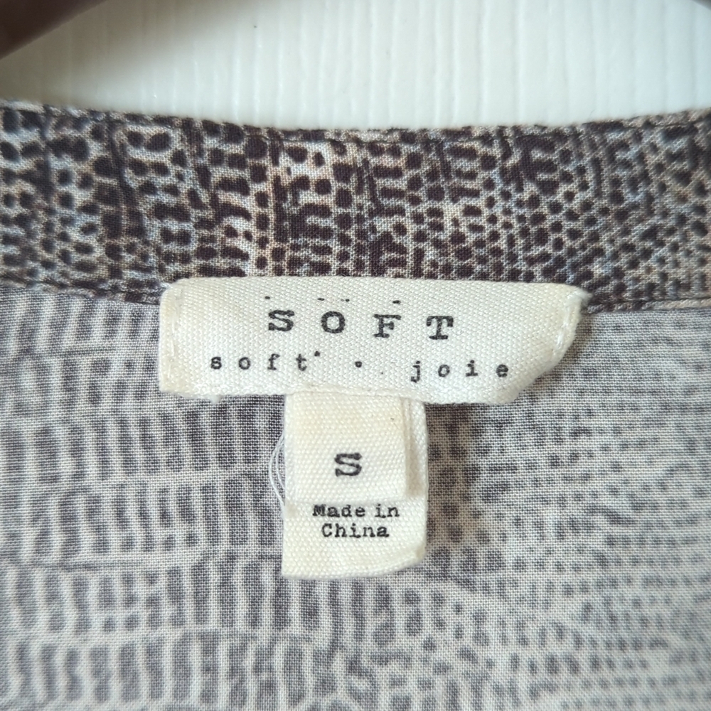 Soft Joie Dane Snakeskin Printed Long Roll Tab Sleeve V-neck Button Down Shirt S - Picture 5 of 14